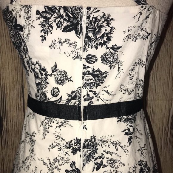 CITY TRIANGLES B&W FLORAL DRESS SIZE 9 - Picture 6 of 6